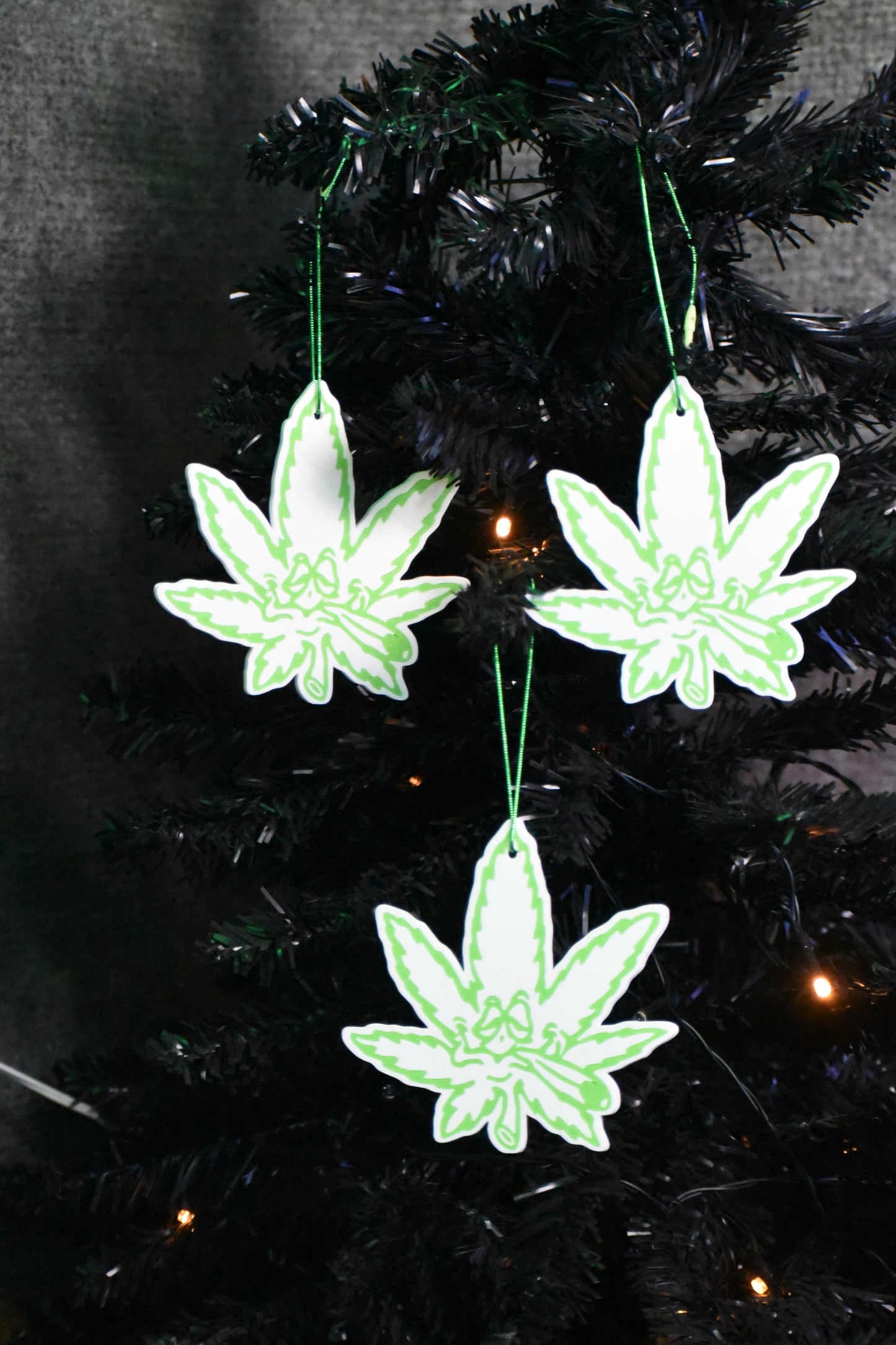 Happy Leaf! Christmas Ornaments ( 4inx4in)