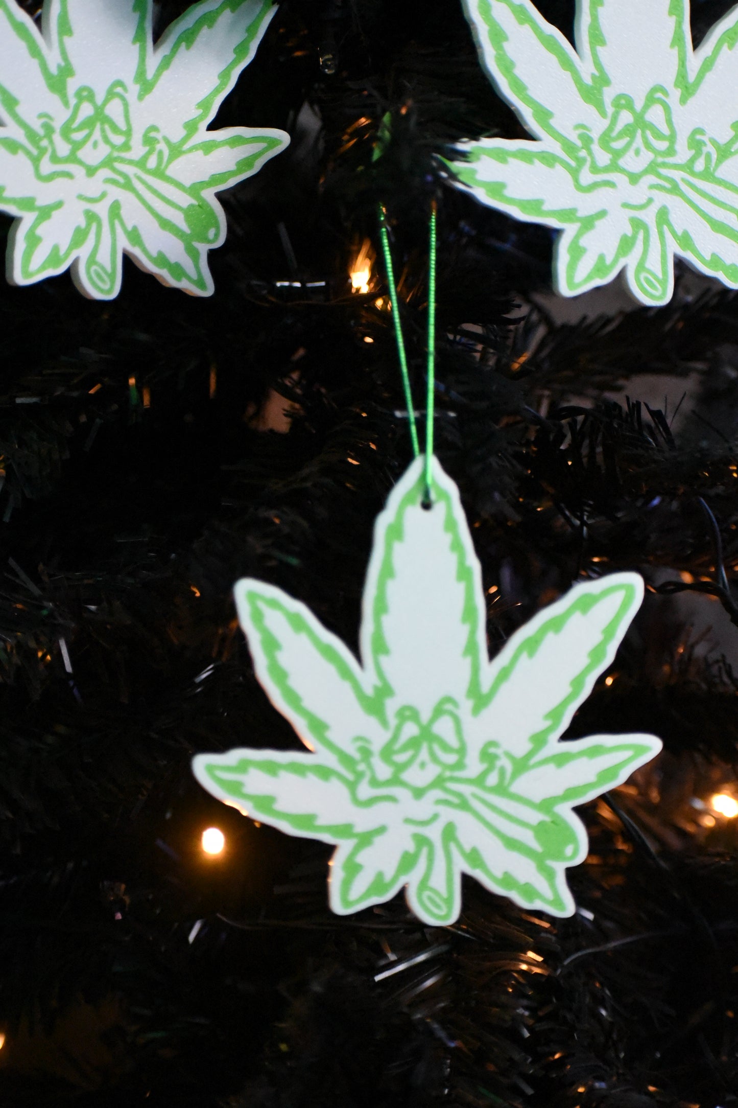 Happy Leaf! Christmas Ornaments ( 4inx4in)